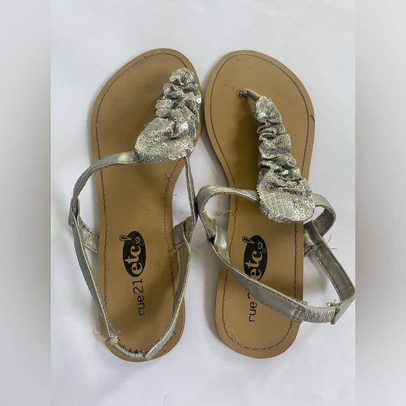 Rue21 Etc! Silver Sparkling Flip Flops - Picture 3 of 4